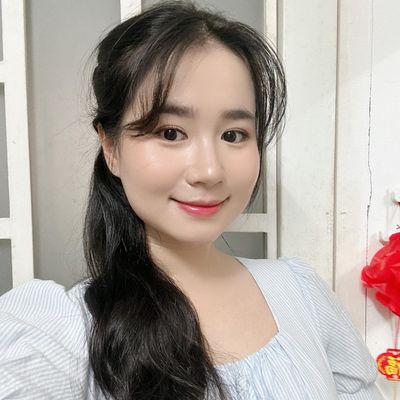 Sarah, 28