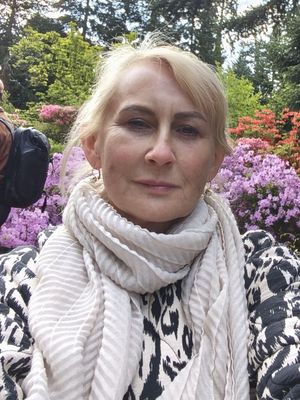 Anna, 61