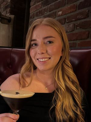 Emma, 23