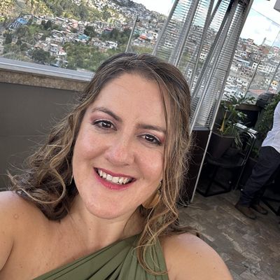 Cristina, 39