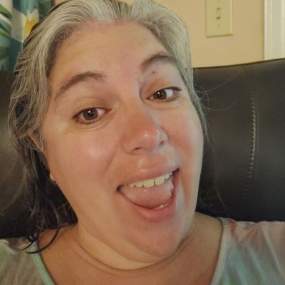 Leigh, 43