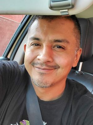 Carlos, 42