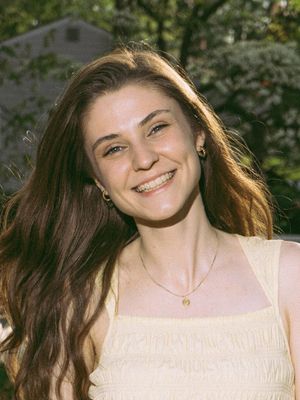 Lily, 25