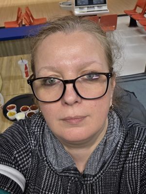 Nadiya, 52