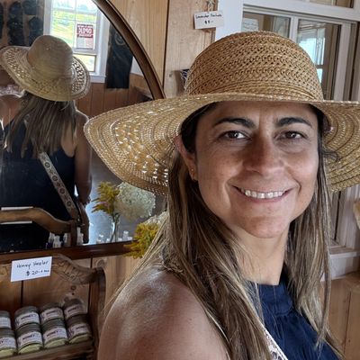 Ana, 49