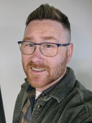Chris, 34