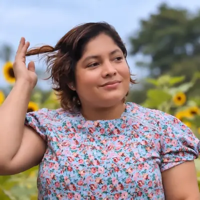 Tania, 35