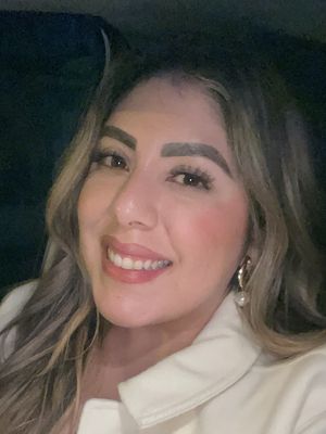 Amy, 28