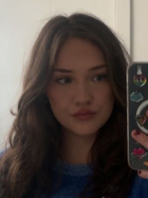 Emilee, 20