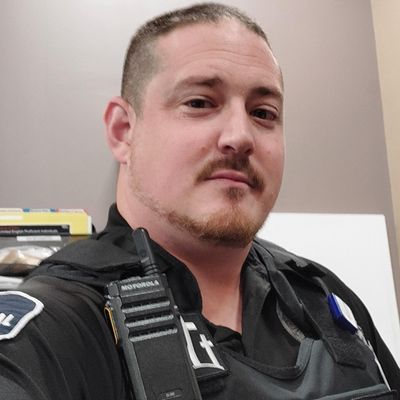 Alex, 39