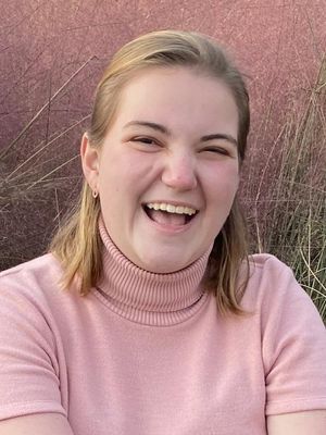 Emily, 25