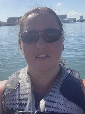 Julie, 52
