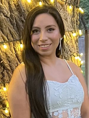 Nayeli, 32