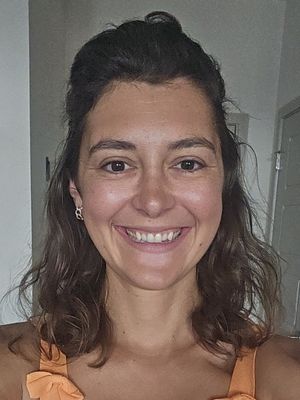Cristina, 32