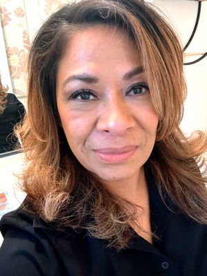 Lizeth, 49