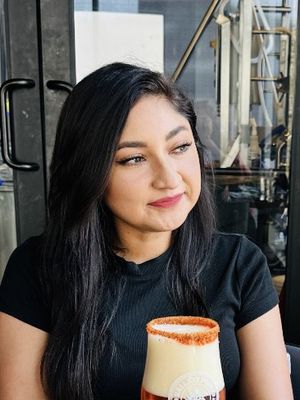 Jenny, 33