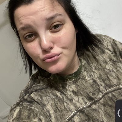 Chloe, 31
