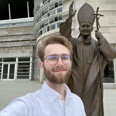 Ian, 23