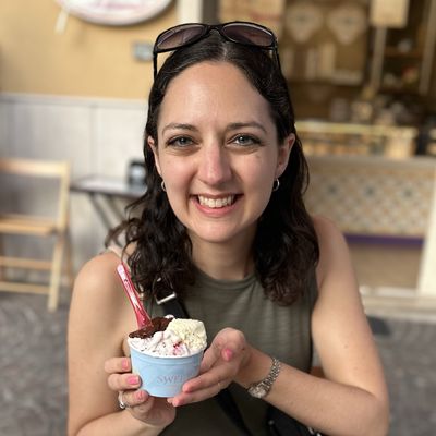 Kelly, 38