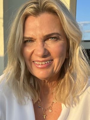 Michelle, 55