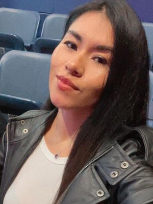 Lucia, 28