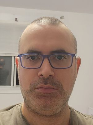 Vahe, 45