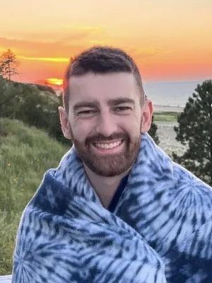 Roger, 28