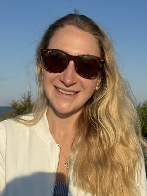 Eli, 27