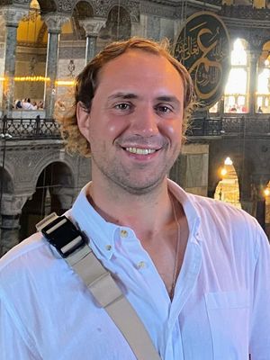 Carlos, 30