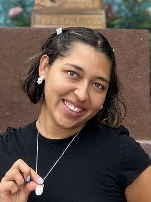 Valentina, 25