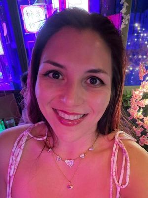 Joylyn, 43