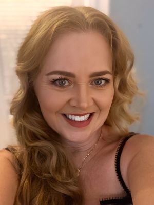 Sandra, 24