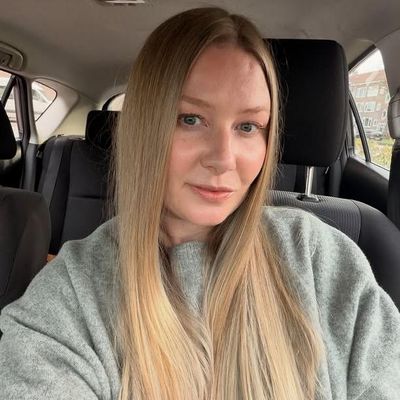 Ella, 36