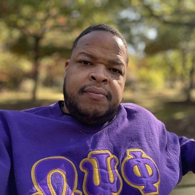 Cedric, 44