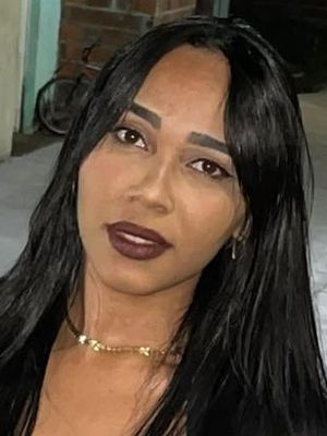 Paula, 24