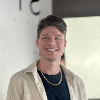 Alex, 38