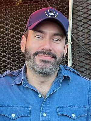 Jorge, 42