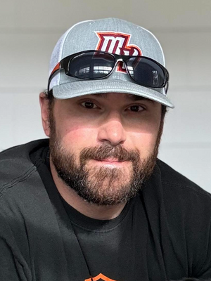 Andy, 33