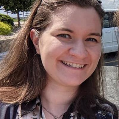 Brooke, 32