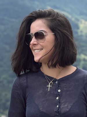 Emma, 30