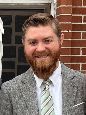 Zachary, 33