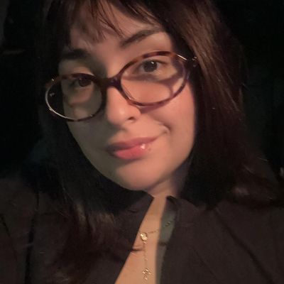 Yasmin, 22