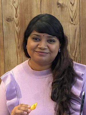 Loreene, 28