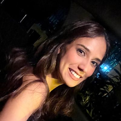 Rosa, 33