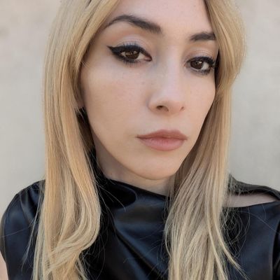 Sarah, 37