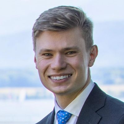 Thomas, 28