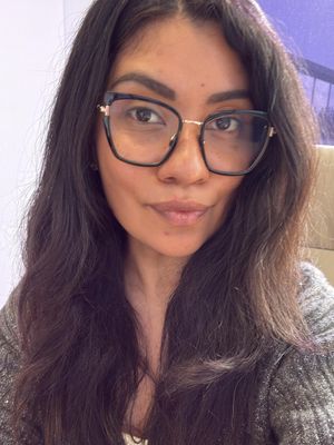 Angela, 34