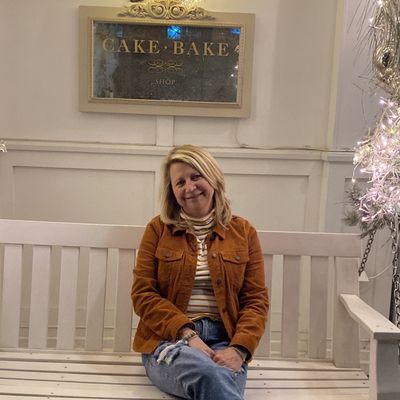 Laura, 61