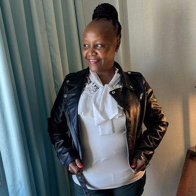 Laureen, 52