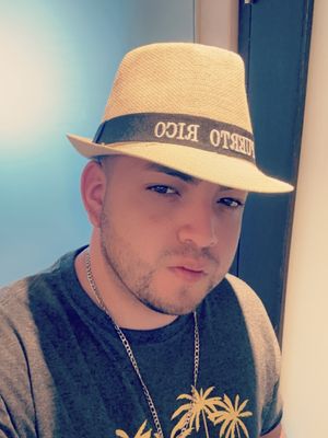 Luis, 32